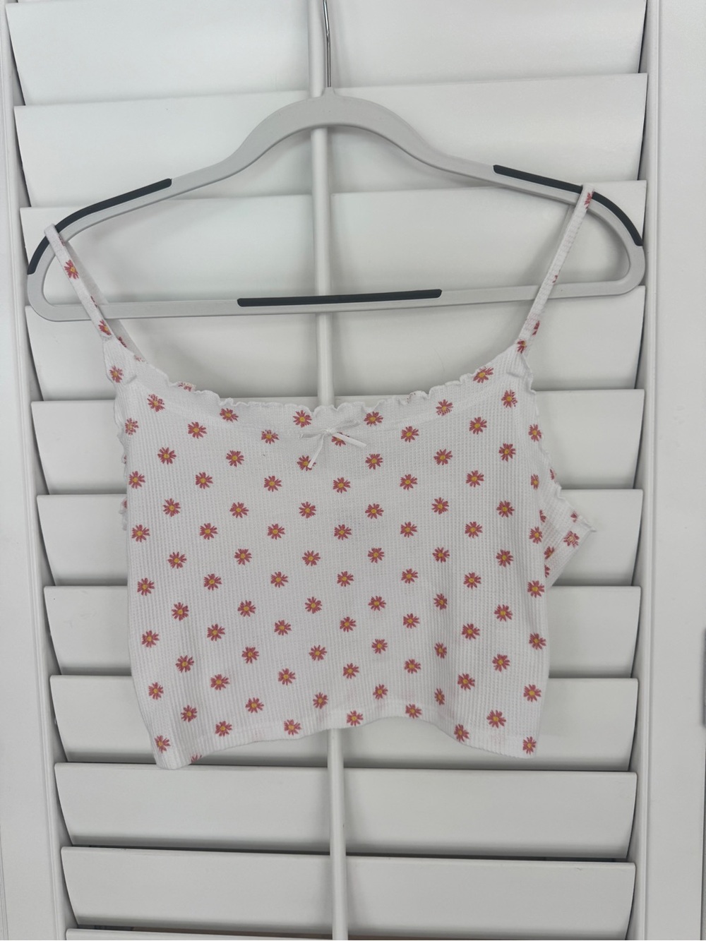 White Floral Ribbed Cami Tank Top - Pink Daisy Print